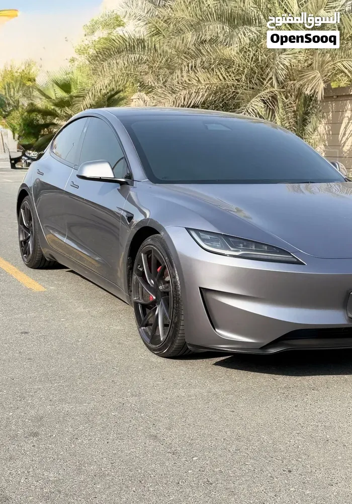 Tesla Model 3 2025 photo 4