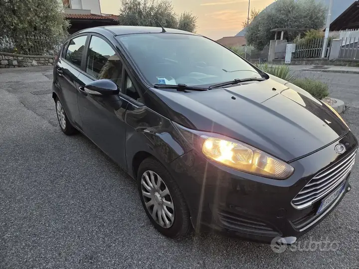 Ford Fiesta 2015 photo 2
