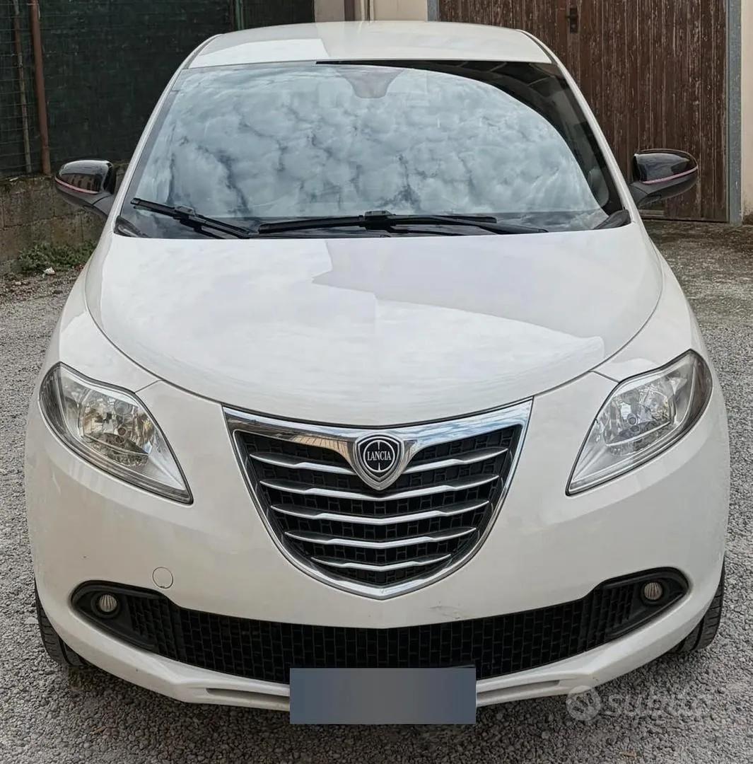 Lancia Ypsilon