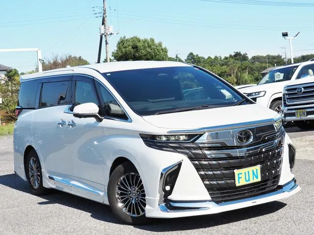 Toyota Alphard 2024 photo 3