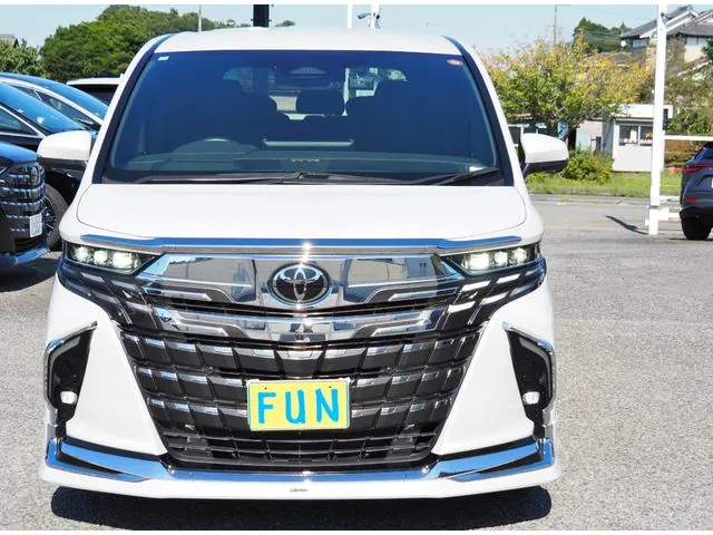 Toyota Alphard 2024 photo 2