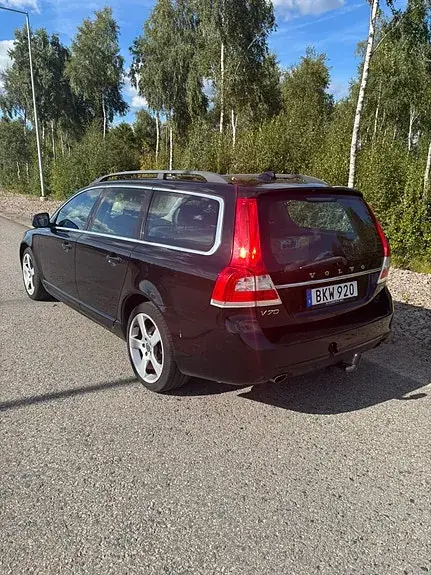 Volvo V70 2014 photo 2