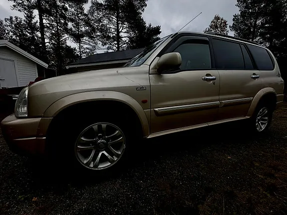 Suzuki Xl7 2006 photo 4