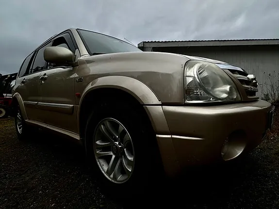 Suzuki Xl7