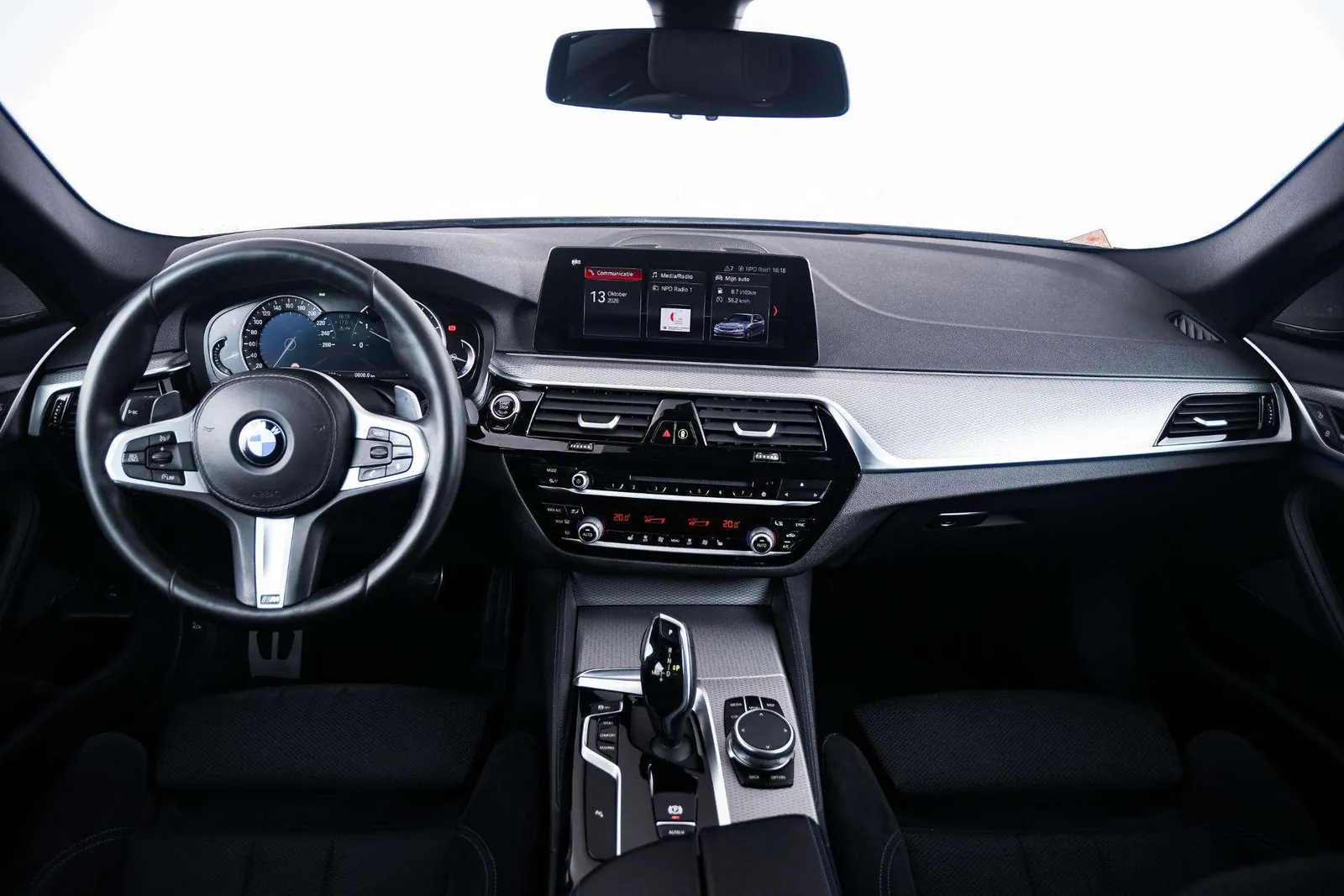 BMW 5 Series Touring 2019 photo 4