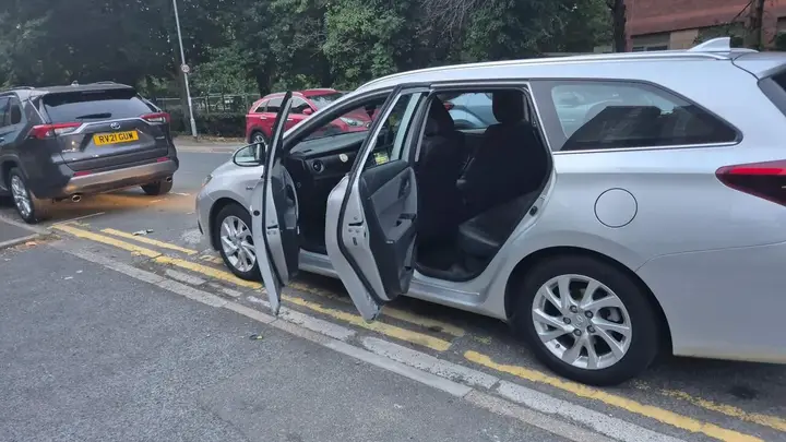 Toyota Auris 2018 photo 2