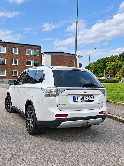 Mitsubishi Outlander 2014 photo 2