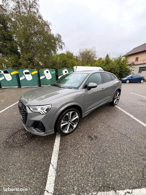 Audi Q3 2021 photo 2