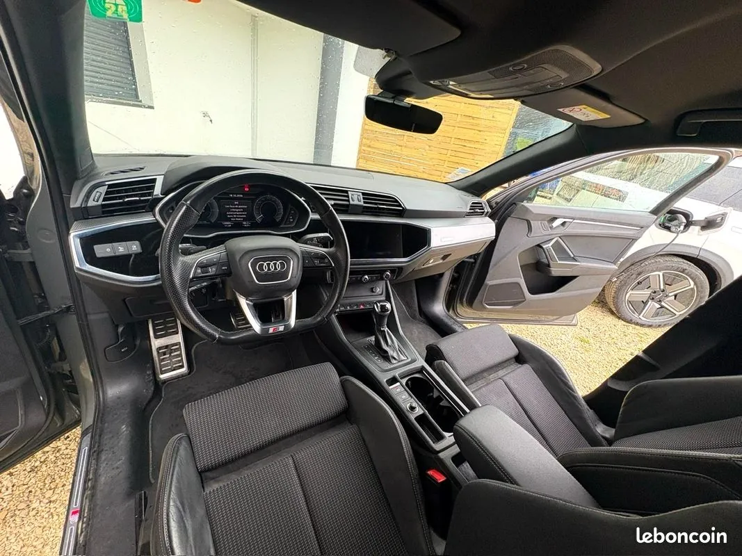 Audi Q3 2021 photo 3