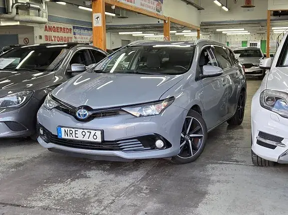 Toyota Auris 2018 photo 2