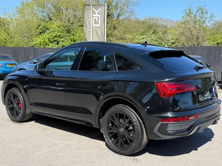 Audi Q5 2022 photo 2
