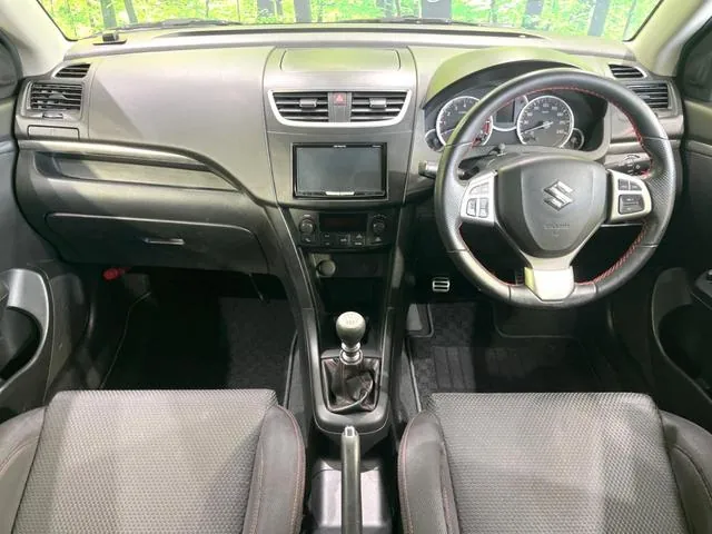 Suzuki Swift 2013 photo 2
