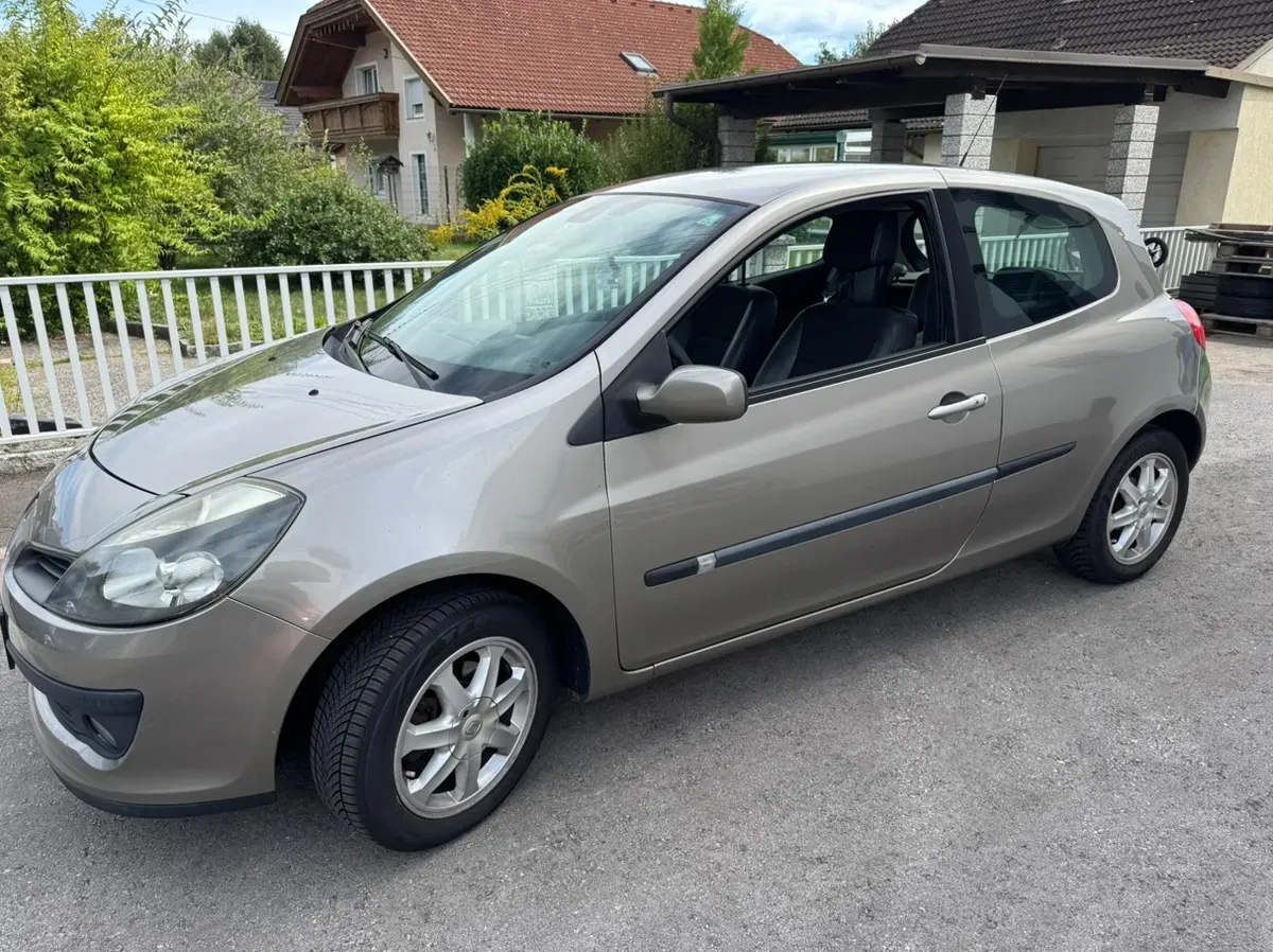 Renault Clio 2008 photo 2