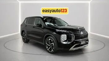 Mitsubishi Outlander 2022 photo 2