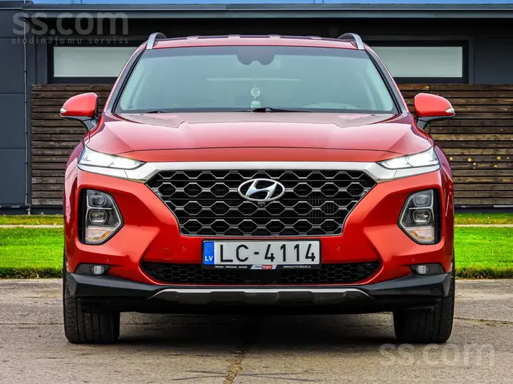 Hyundai Santa Fe 2018 photo 2