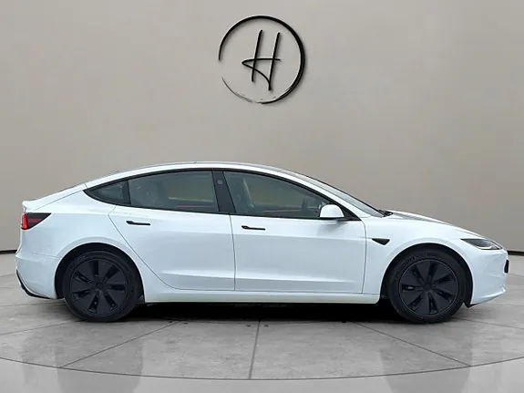 Tesla Model 3 2024 photo 5