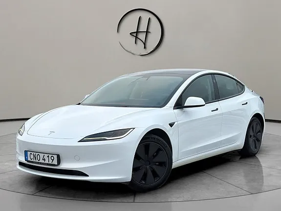 Tesla Model 3 2024 photo 2