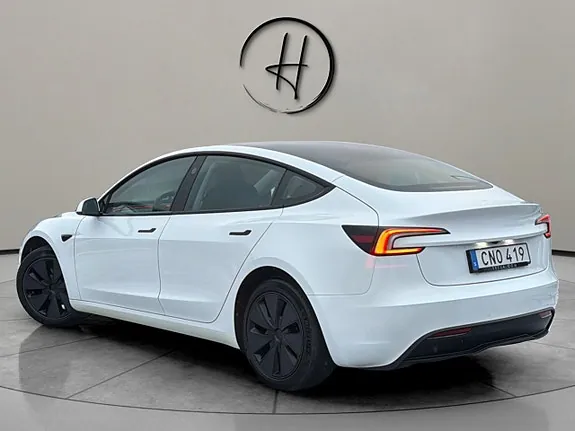 Tesla Model 3 2024 photo 3