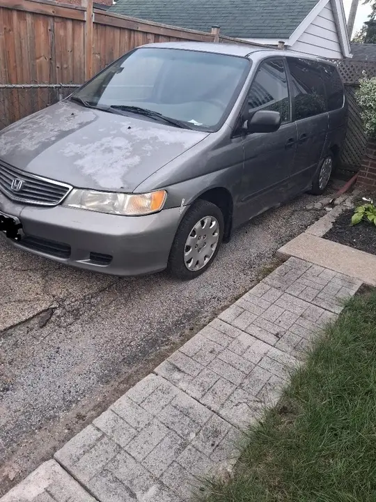 Honda Odyssey 2001 photo 2