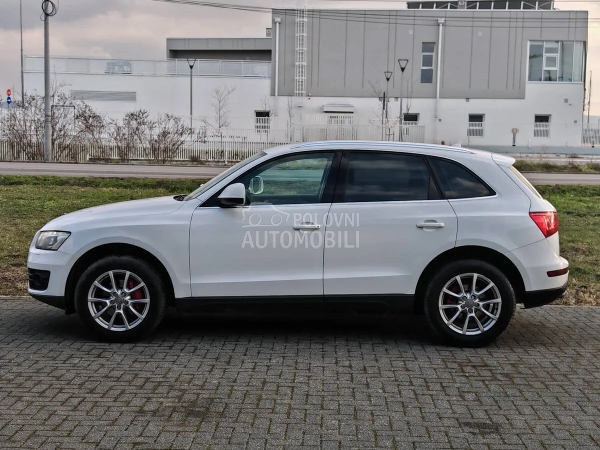 Audi Q5 2012 photo 2