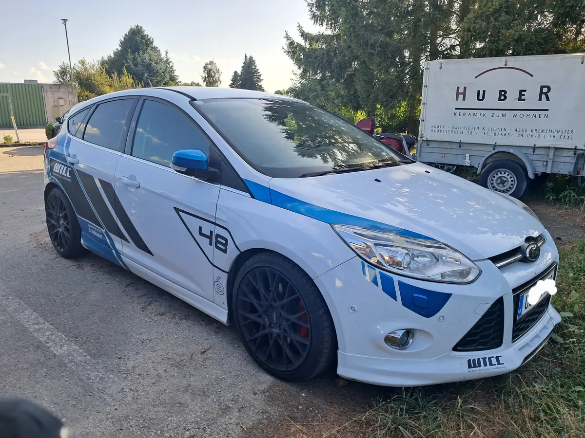 Ford Focus 2013 photo 2