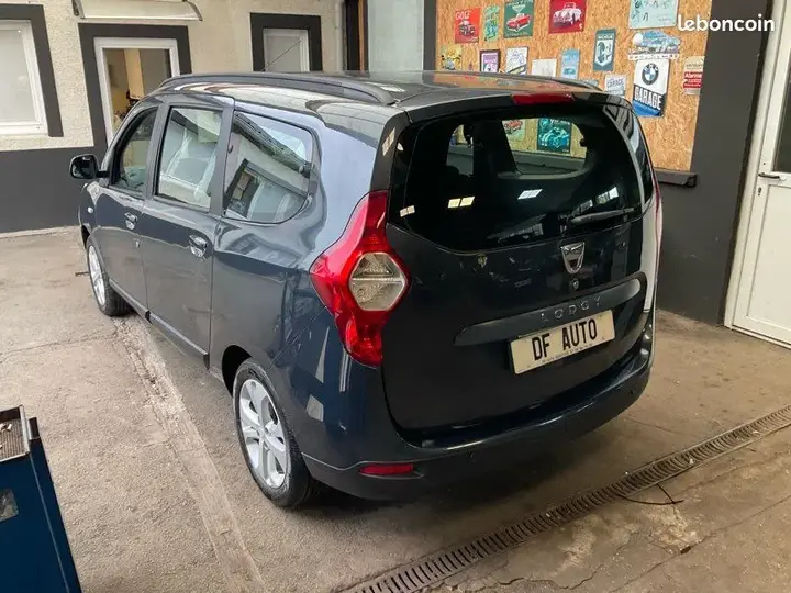 Dacia Lodgy 2012 photo 3