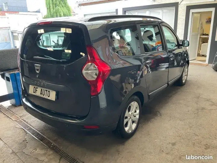Dacia Lodgy 2012 photo 5