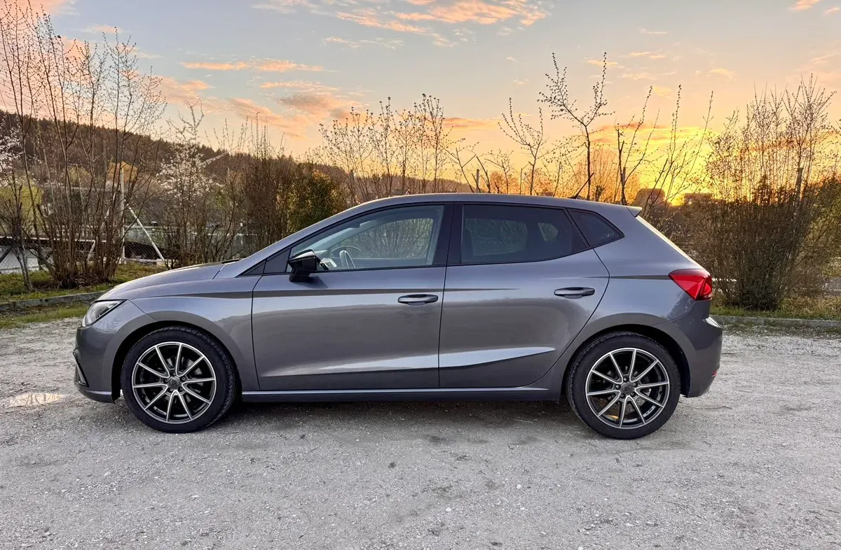 Seat Ibiza 2017 photo 3