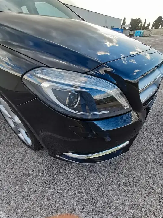 Mercedes-Benz B 180 2012 photo 4