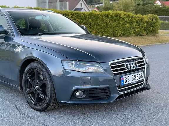 Audi A4 2009 photo 4