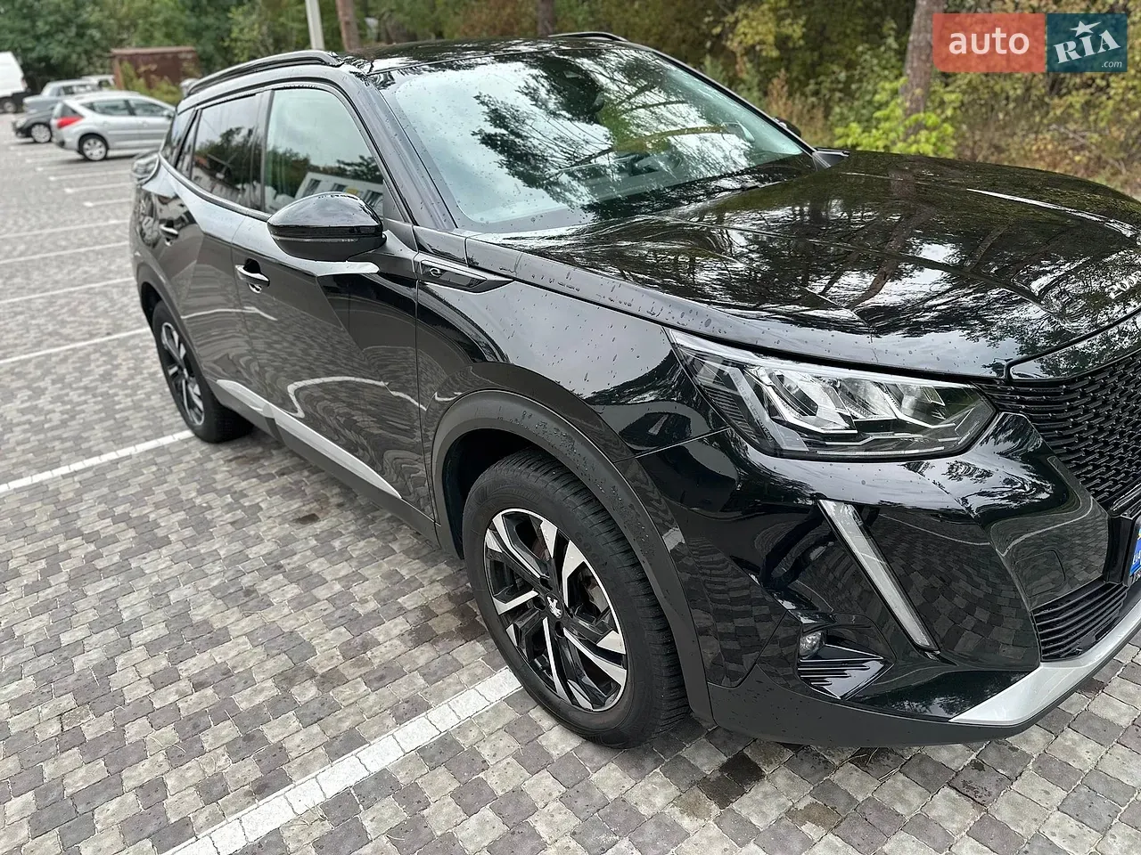 Peugeot E-2008 2020 photo 3