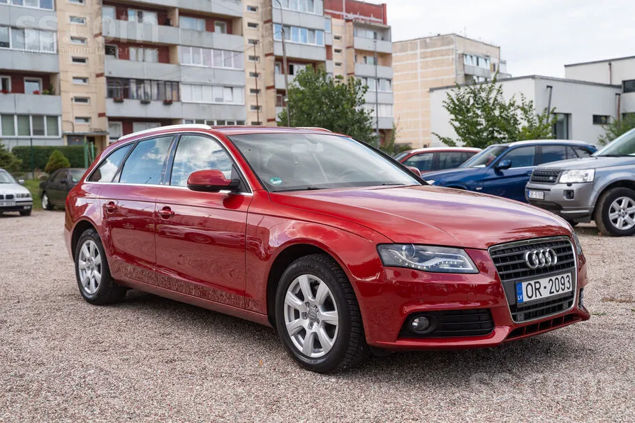 Audi A4 2010 photo 3