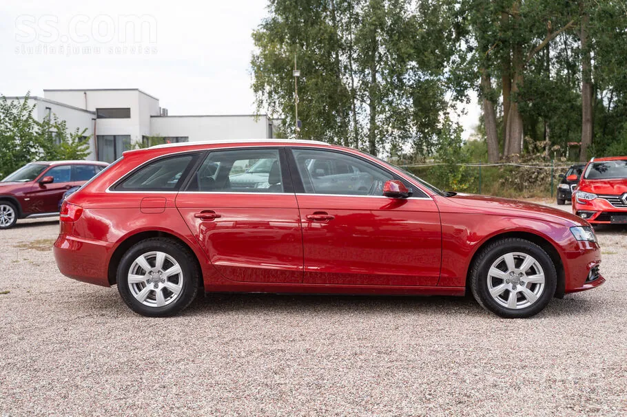 Audi A4 2010 photo 4