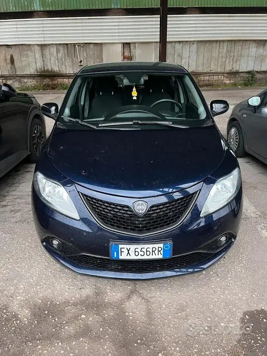 Lancia Ypsilon