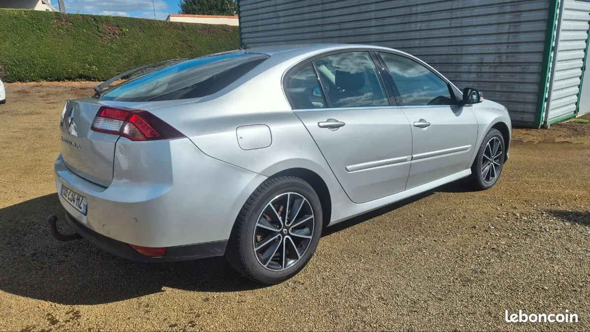 Renault Laguna 2013 photo 3