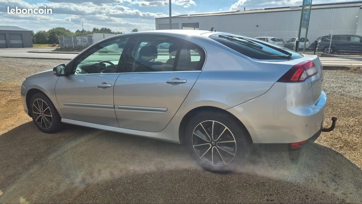 Renault Laguna 2013 photo 4