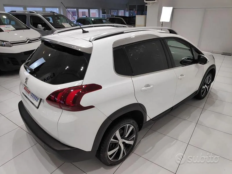 Peugeot 2008 2017 photo 3