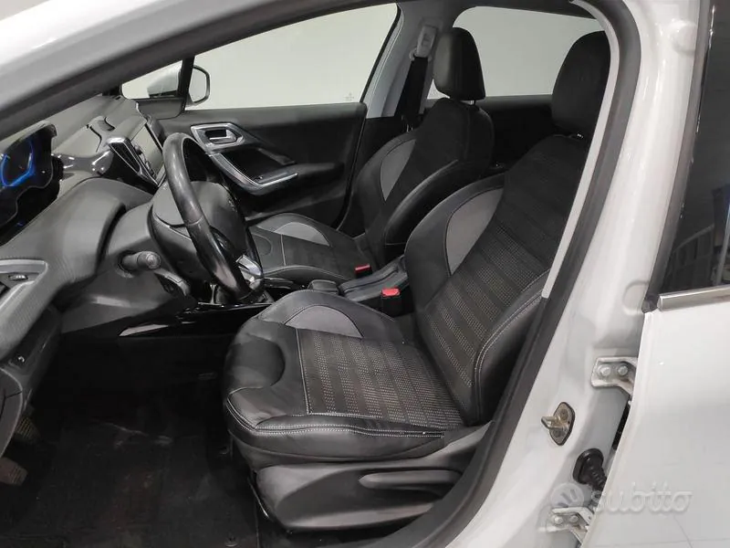 Peugeot 2008 2017 photo 5