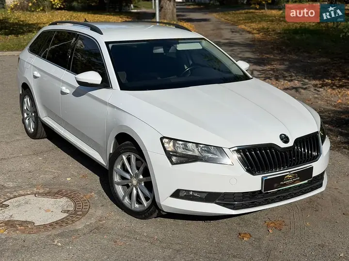 Skoda Superb 2016 photo 4