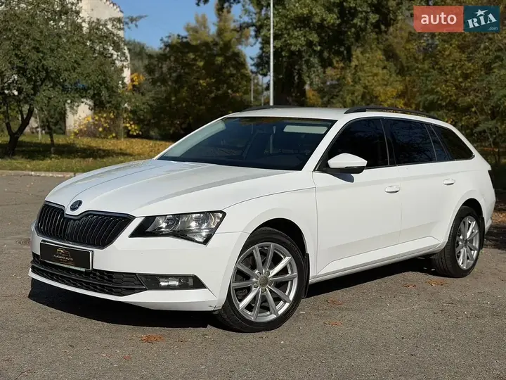 Skoda Superb 2016 photo 2