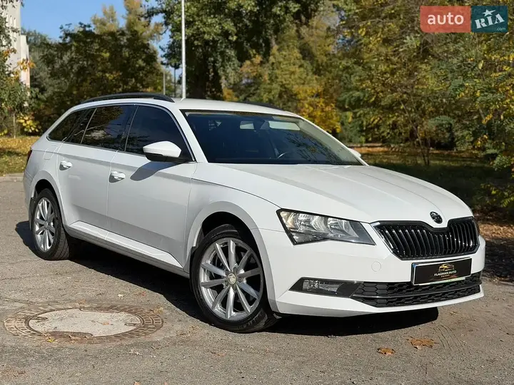 Skoda Superb 2016 photo 5