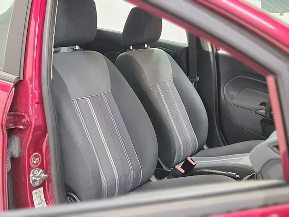 Ford Fiesta 2010 photo 4