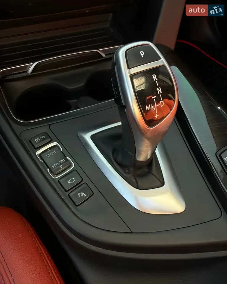 BMW 3 Series 2017 photo 4