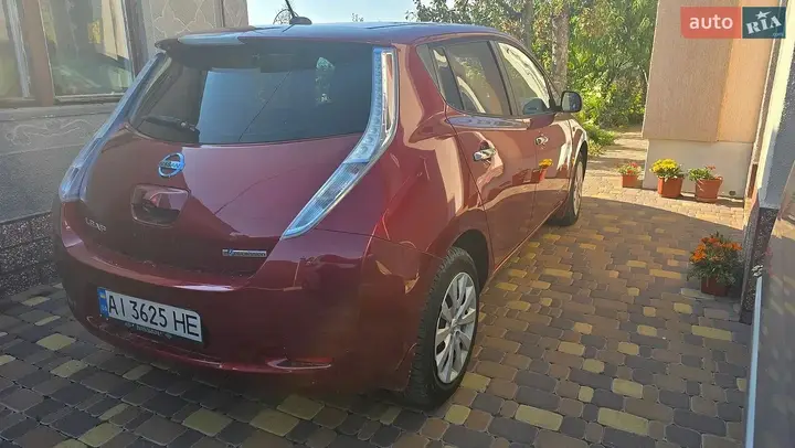 Nissan Leaf 2014 photo 4