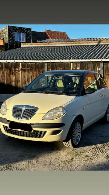 Lancia Ypsilon