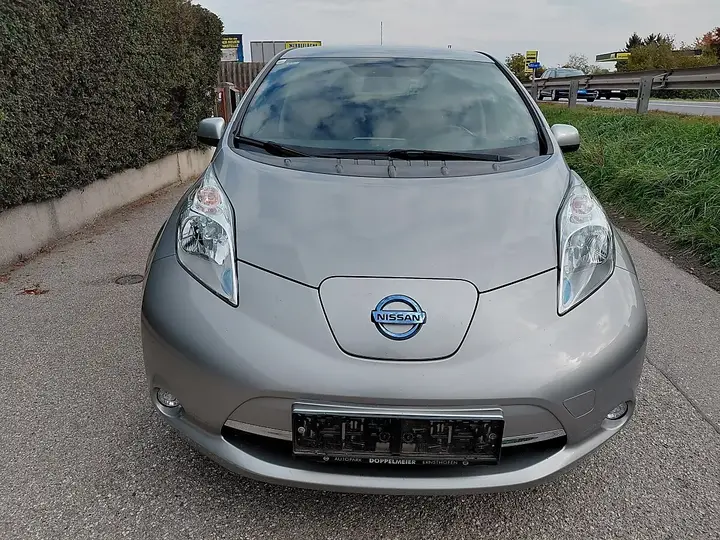 Nissan Leaf 2017 photo 2