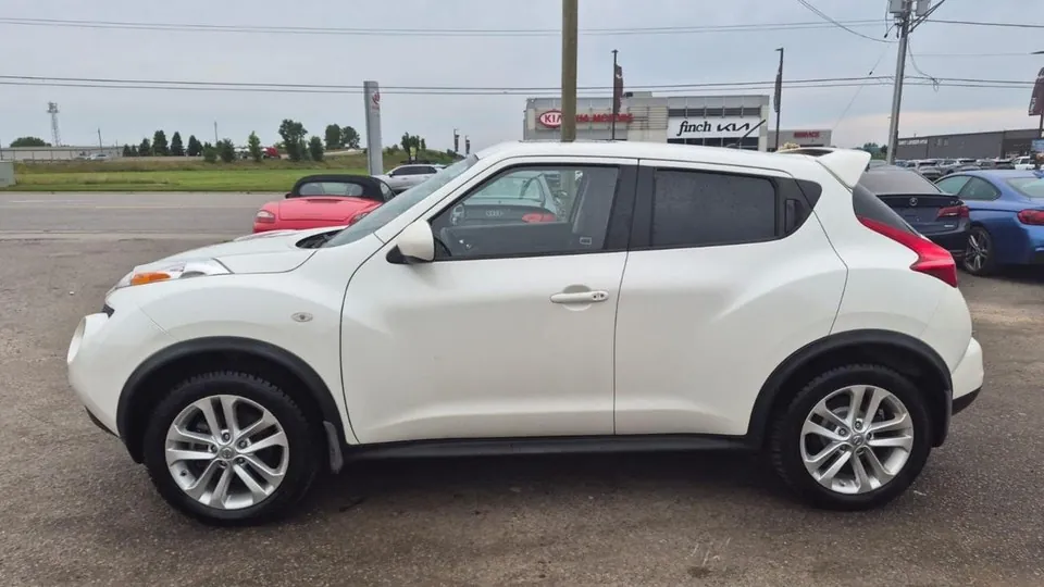 Nissan Juke 2013 photo 2