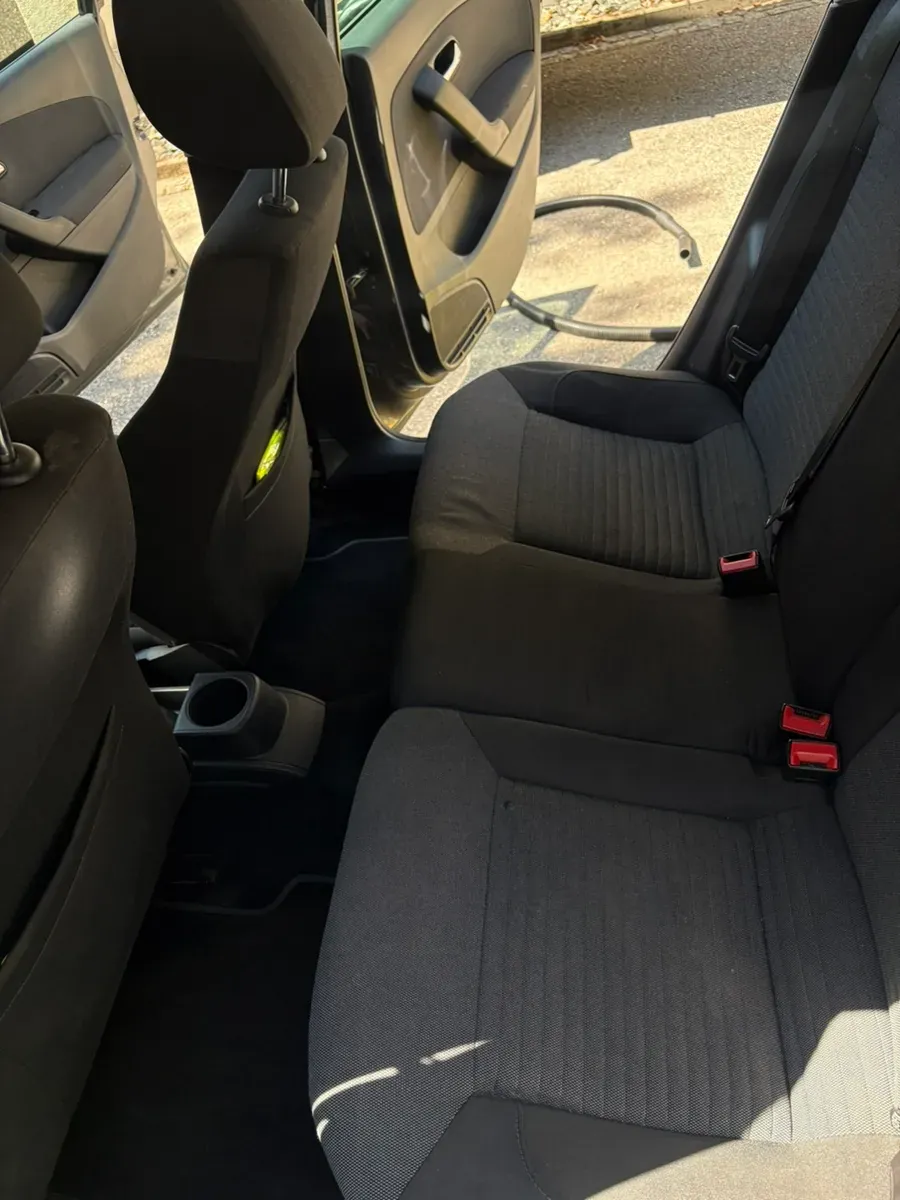 Volkswagen Polo 2009 photo 3