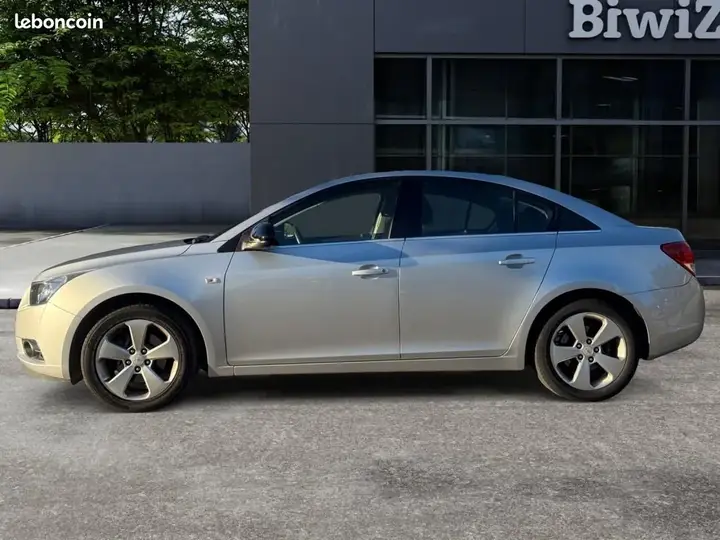 Chevrolet Cruze 2012 photo 2