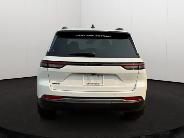 Jeep Grand Cherokee 2026 photo 5